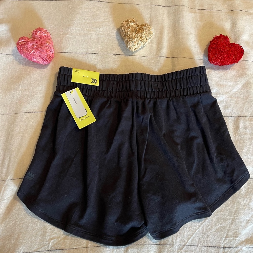 NWT All In Motion Women's Size XS Black Mid-Rise Shorts - Picture 6 of 11